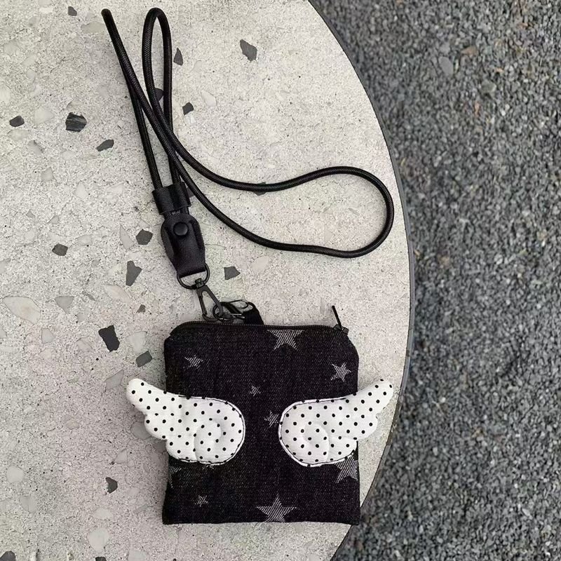 Y2K Retro Wing Charm Bag Black Star Mini Crossbody Bag Card Holder Earphone Pouch Kawaii Japanese Style Accessory