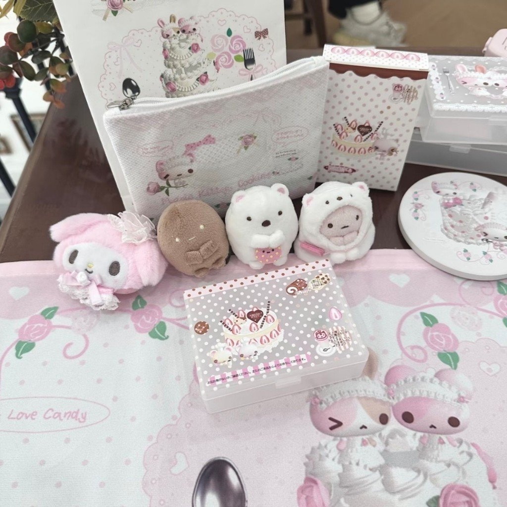 Polka Dot Cake Frosted Card Holder Clear Storage Box Multifunctional Desk Display & Protection Case for Kpop Collectibles - Image 3